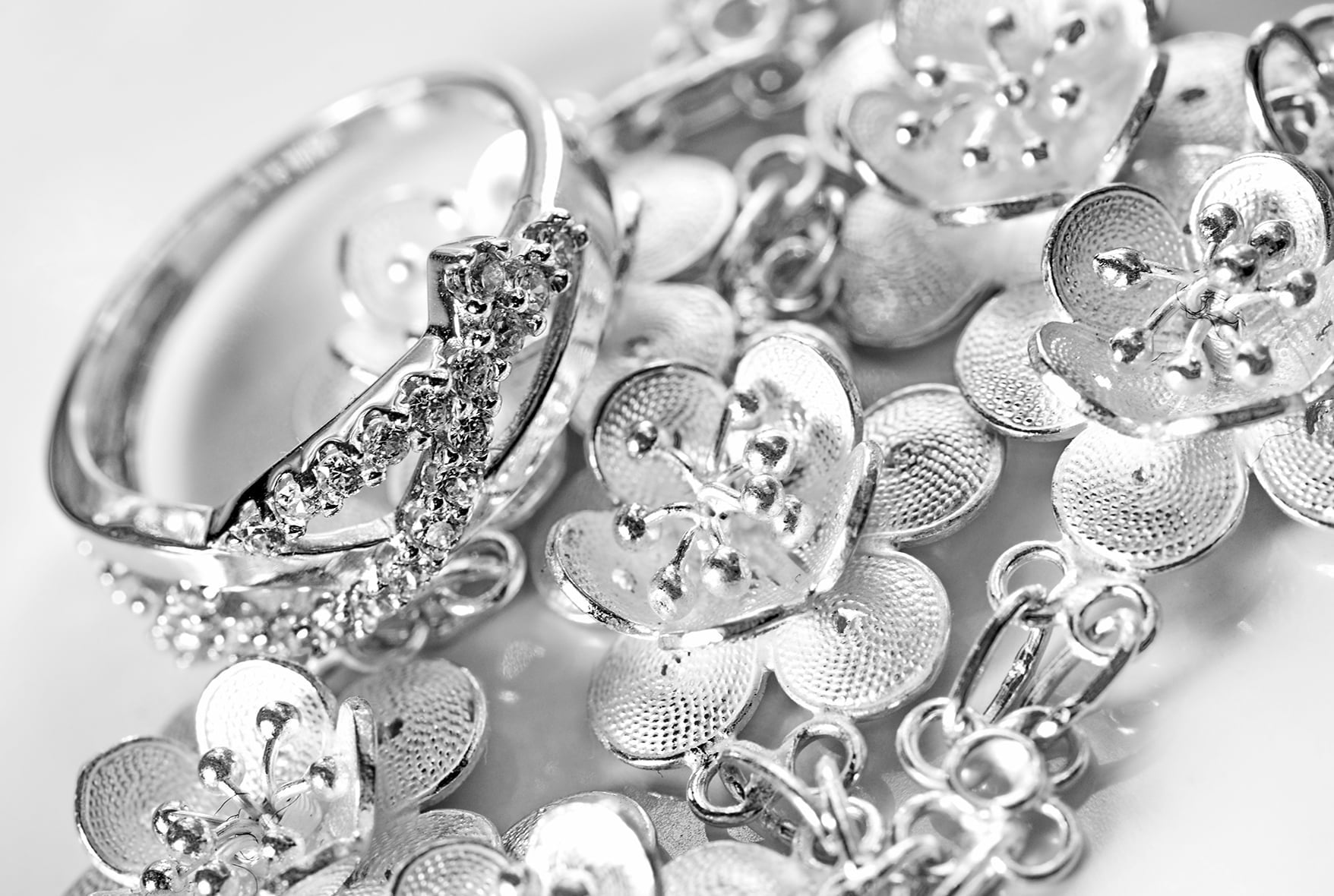 15 Famous Bloggers & Their Secret Side-Hustles